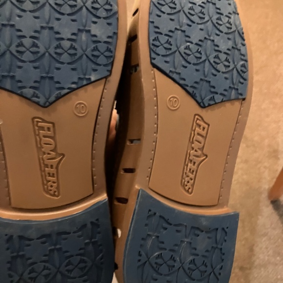 Floafers - Picture 4 of 4